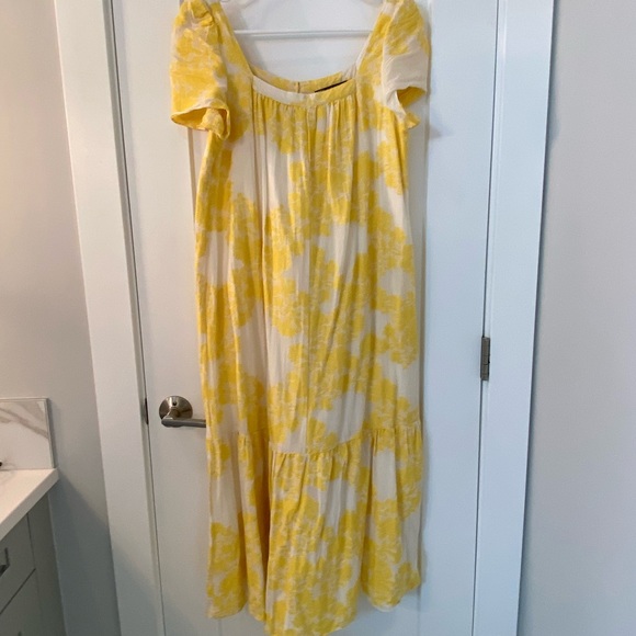 Floral linen embroidered maxi dress - Picture 5 of 11